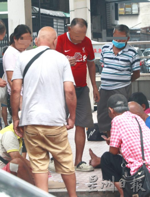 /揭发半山芭街头聚赌/6图