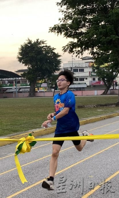 2025青年行 逾1700人齐奔跑