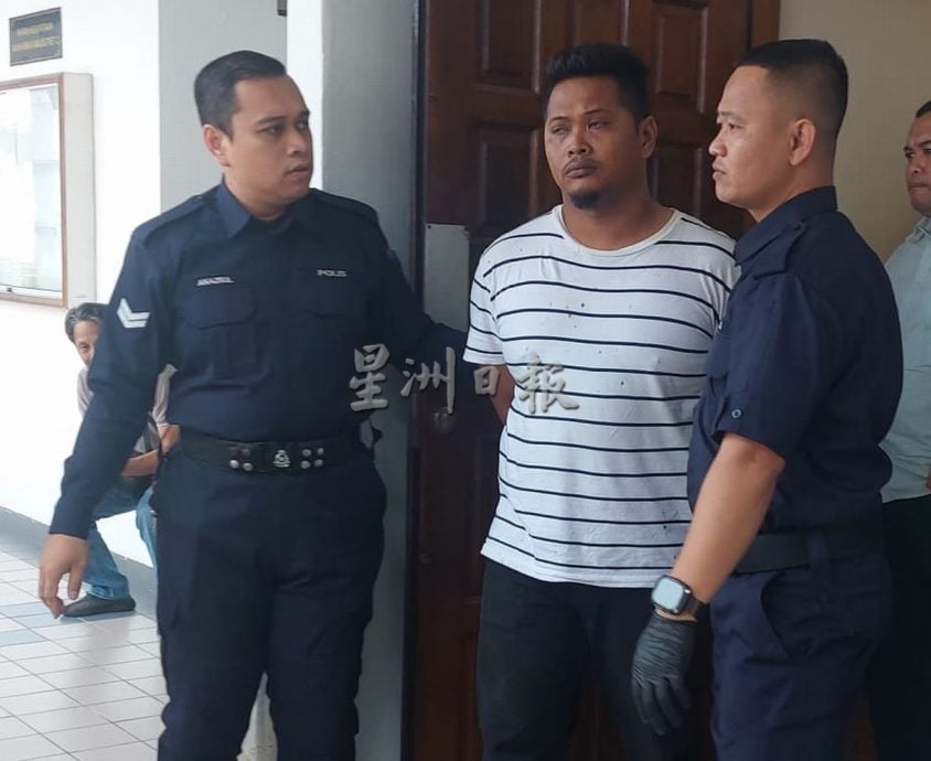 退休军人向父亲掴耳光