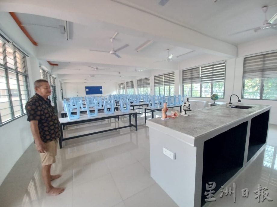 （版3头）大都会/班丹中华华小图书馆仅有2000本藏书，欢迎捐书