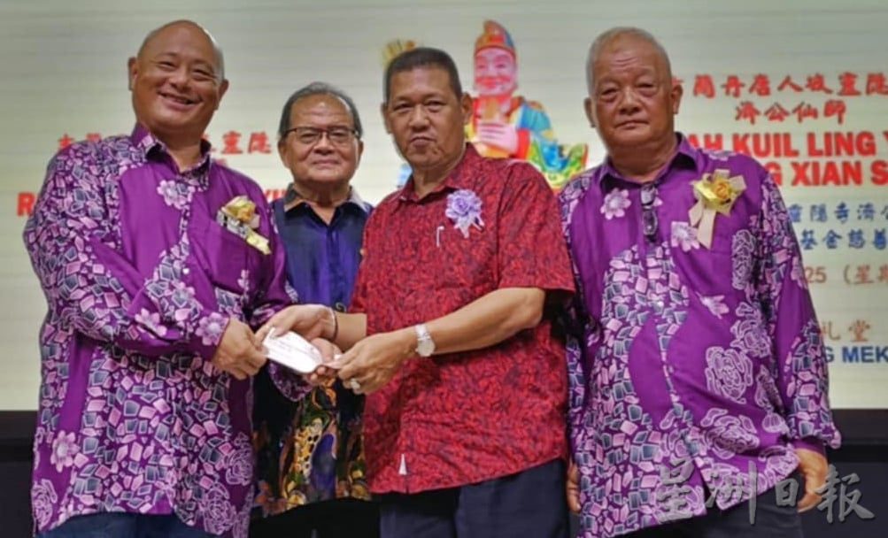 东:哥打拉玛区州议员哈菲莎坦言,首相拿督斯里安华宣布,配合今年国庆节,每位18岁及以上的成年公民将通过大马卡获得一次性100令吉的现金援助是一项挑战,因为陷入“给也骂不给也骂”的窘境。