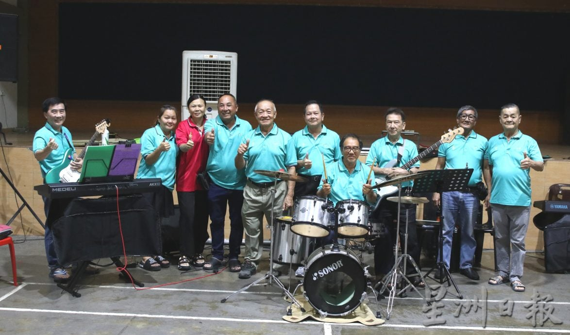 唱进酒楼!“第二届海浪乐队《耀花城之歌唱赛》周日晚引爆 现场伴奏献上音乐飨宴