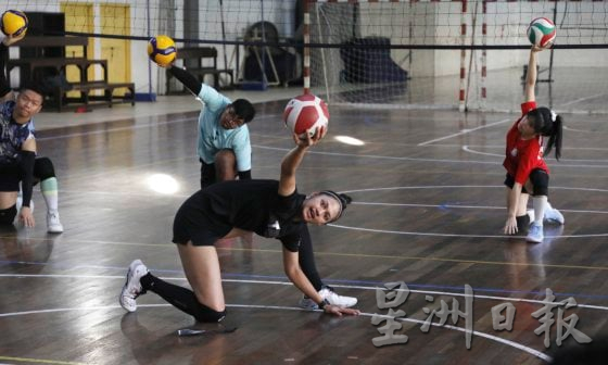 【排球少年,加油!/01】国际赛绩惨烈、比赛有限制、资源又匮乏,排球选手如何逆转困境?