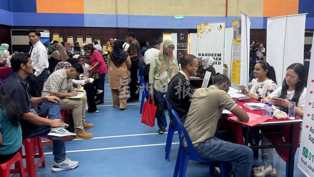 2025就业嘉年华@爪夷 方美铼:搭建求职者与企业的桥梁