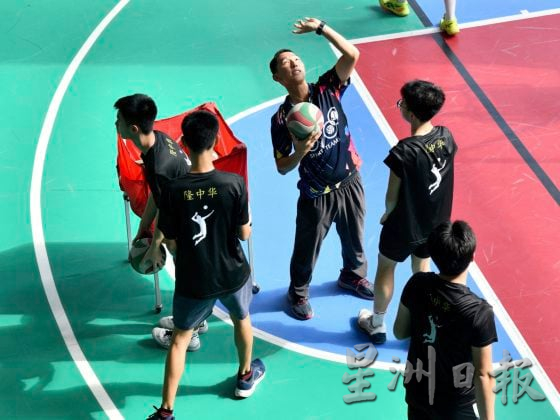 【排球少年,加油!/03】寻找好苗子!从学校扎根,从基层培养,他们面临什么难关与挑战?