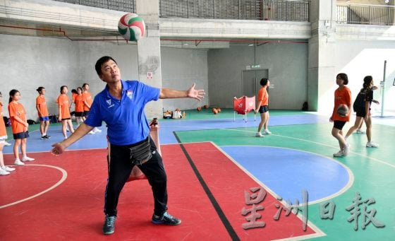 【排球少年,加油!/03】寻找好苗子!从学校扎根,从基层培养,他们面临什么难关与挑战?