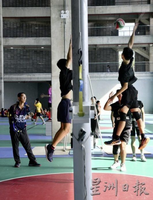 【排球少年,加油!/03】寻找好苗子!从学校扎根,从基层培养,他们面临什么难关与挑战?