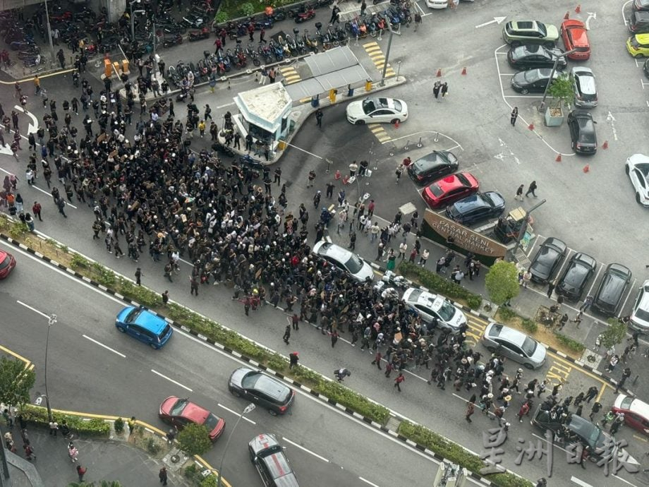 夜报封面/大集会没不愉快事件  黑潮倒安华