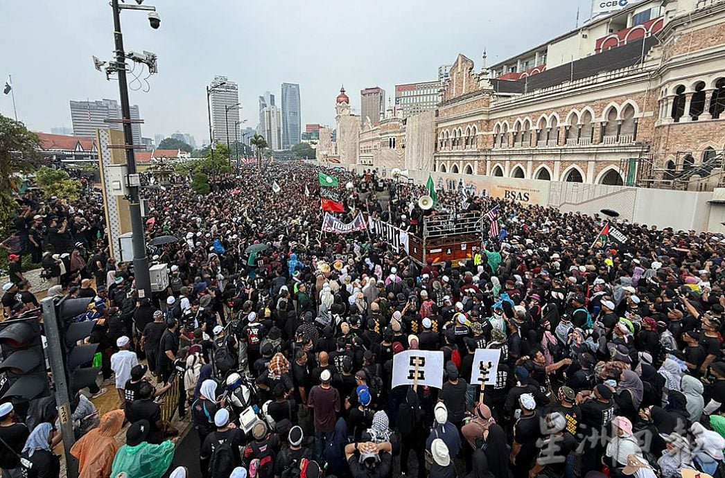 夜报封面/大集会没不愉快事件  黑潮倒安华