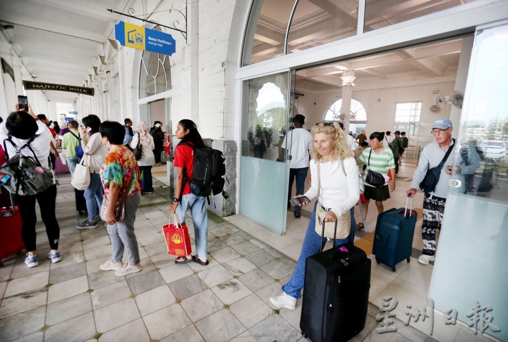 罗思义：促探讨通勤列车路线 要缩短往返怡隆ETS时间