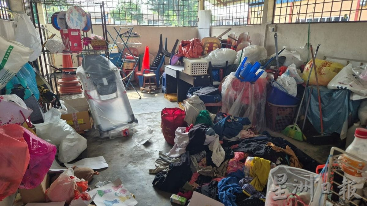 (古城第三版主文)玛琳阿峇迪花园草场的环保站沦为垃圾站