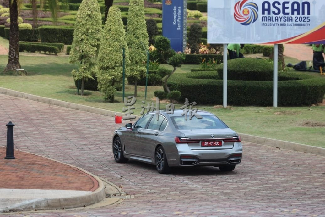 图集|泰柬边境冲突|泰柬领导人大马会谈  各方代表抵达布城首相官邸