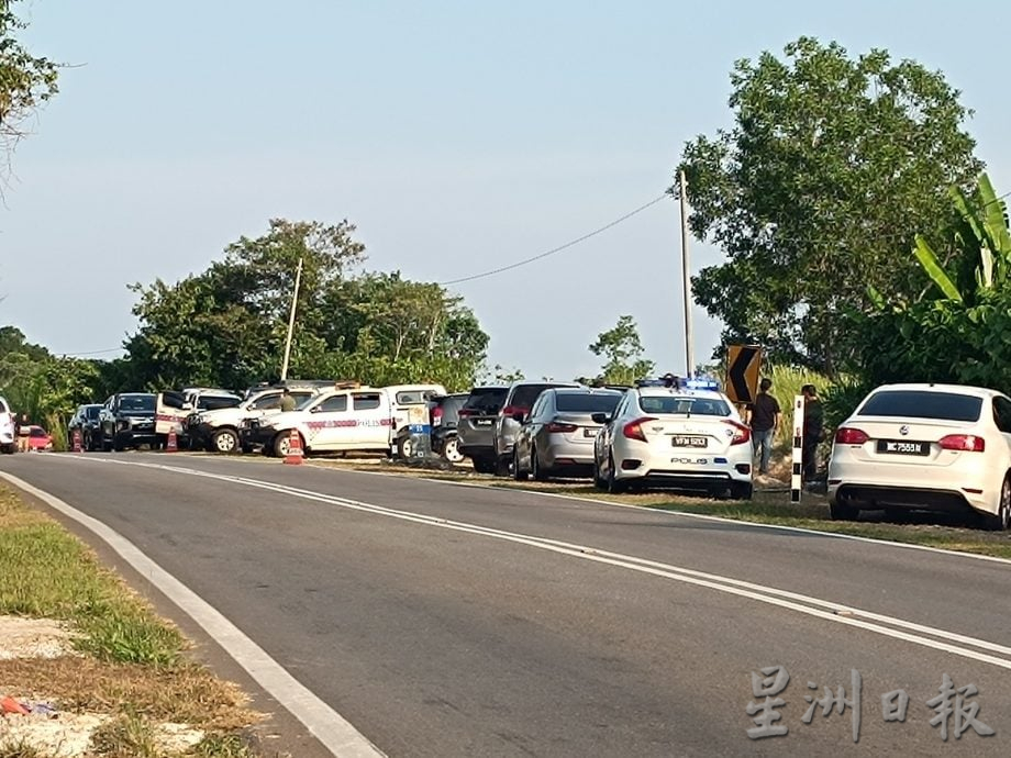 供星洲网:森警方:弄边路边发现男童尸体与柔佛失踪案有关,已扣留1男子助查