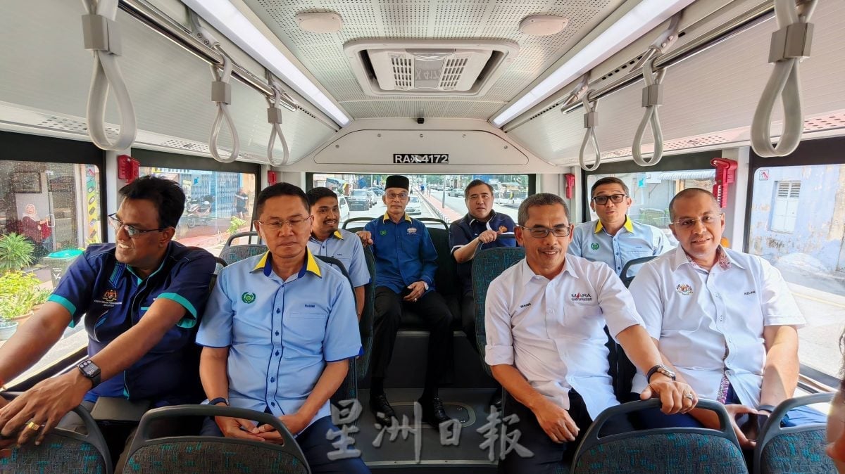 （大北马）玻州的Bas.My粉红小巴共9条路线，24辆小巴包括4辆低地台巴士