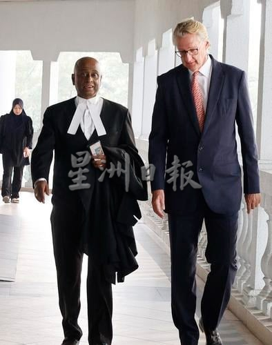 荷兰女模坠楼案|母亲起诉警方调查疏忽胜诉 政府等须赔110万