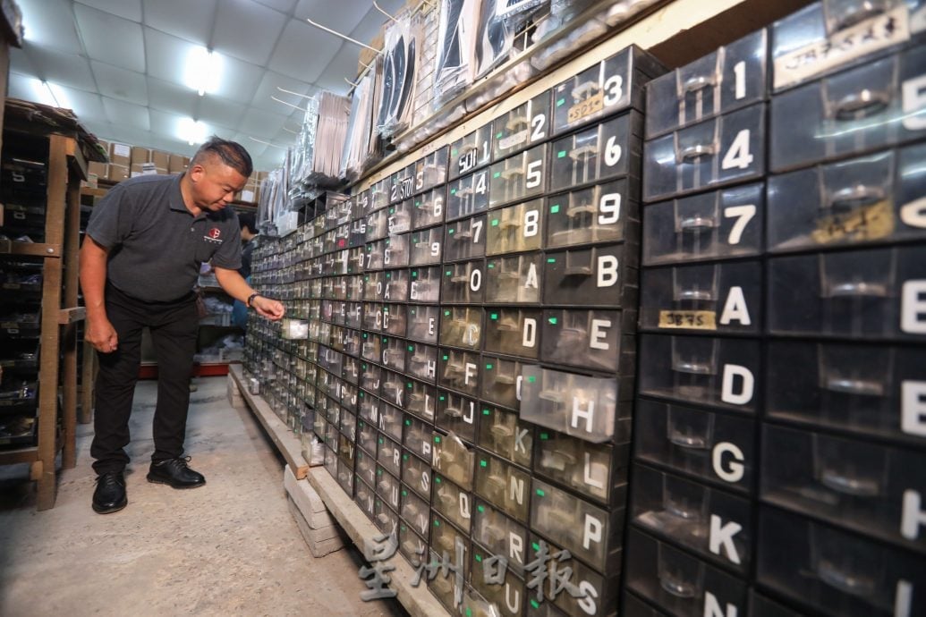 **已签发**柔:这些人,那些事〡从金属到塑料 车牌制造业的曾经与现在