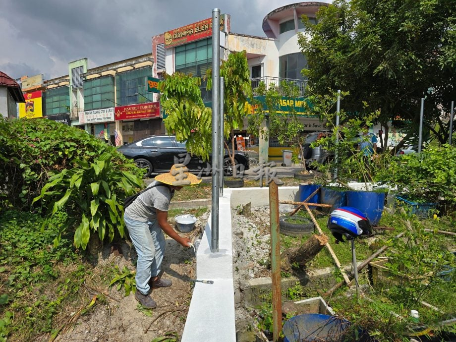 供星洲网/芙星光组屋B座及C座获得14万拨款,安装全新围篱及翻修栏杆