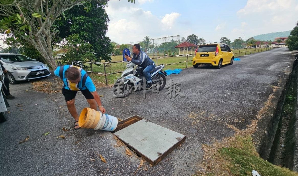 供星洲网:猖獗毛贼再掀道路铁盖偷电缆 阿敏努丁斥通讯公司互相推责罔安全危机