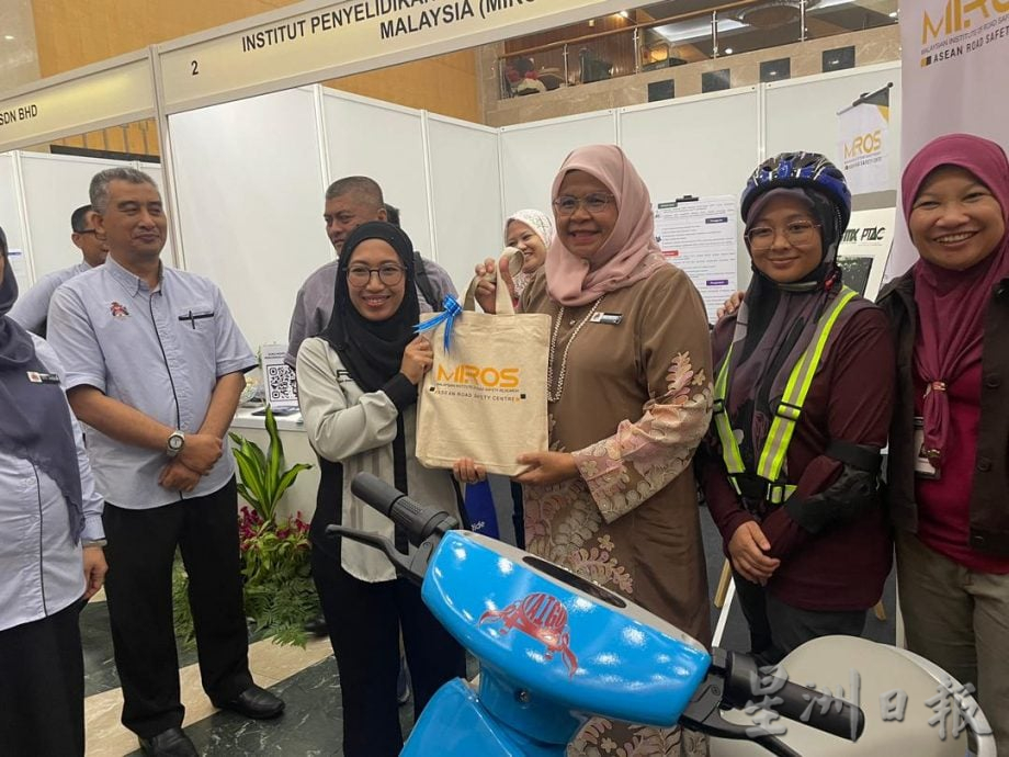 请签发-早报ME04-大都会/市长推介微型交通试点计划/4图