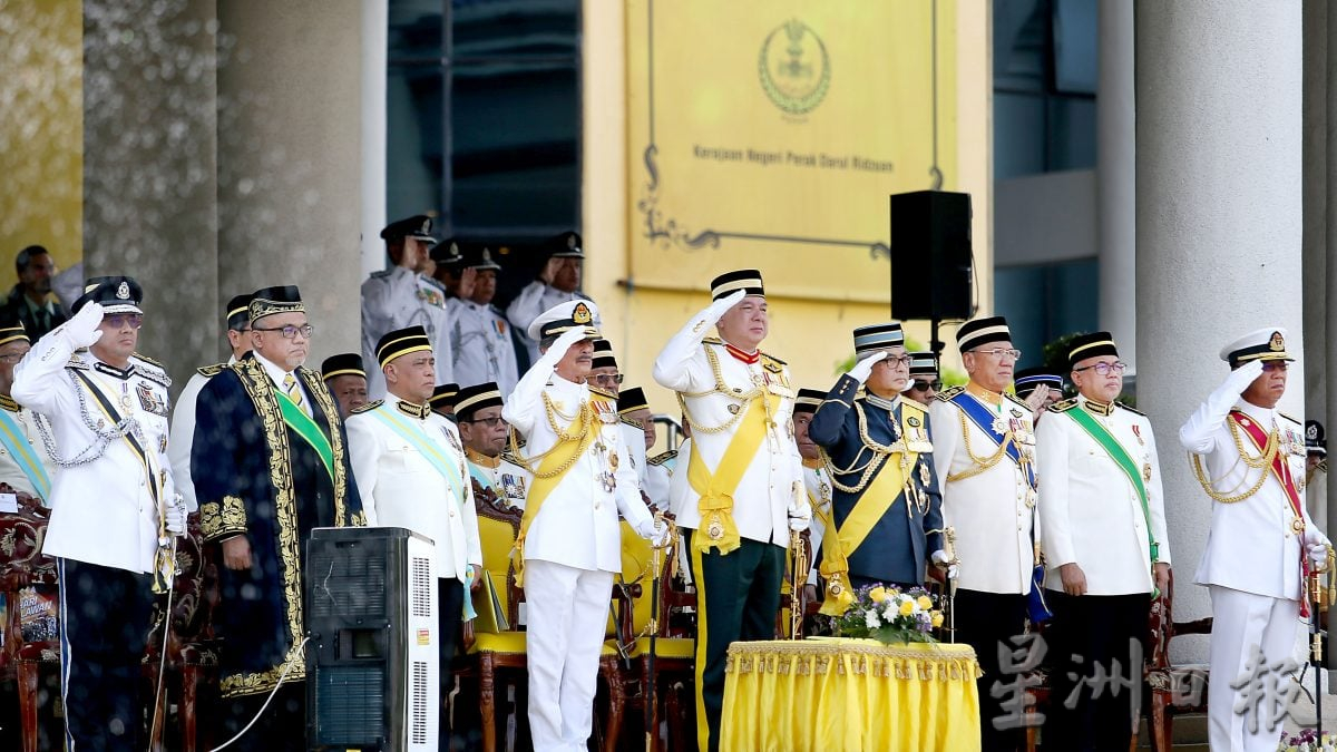 霹英雄日苏丹亲临参与 缅怀为国捐躯与奉献英烈