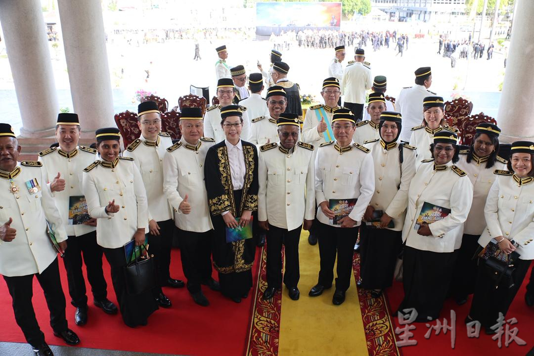 霹英雄日苏丹亲临参与 缅怀为国捐躯与奉献英烈