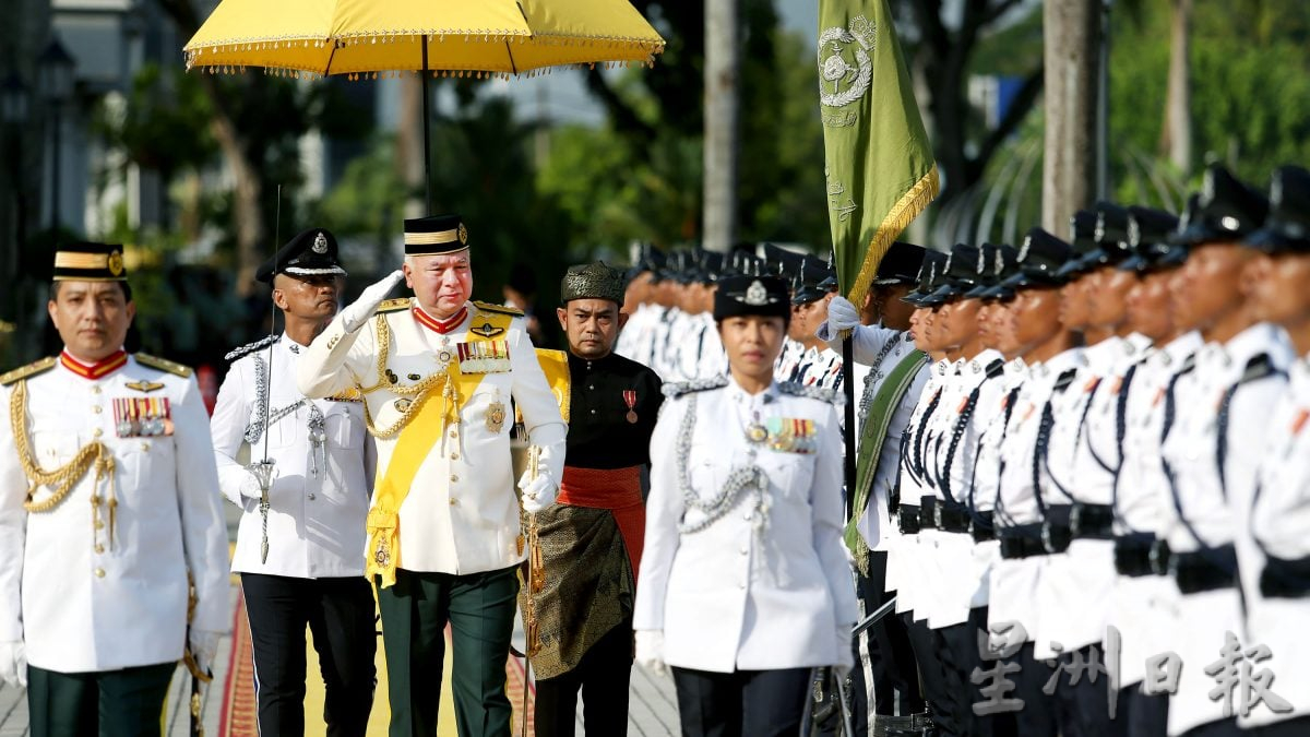 霹英雄日苏丹亲临参与 缅怀为国捐躯与奉献英烈