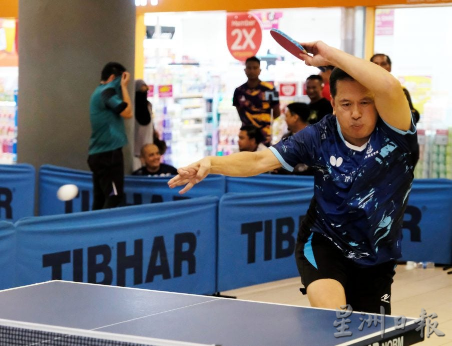（3/8见报）星角摄/乒乓球热潮 老少咸宜