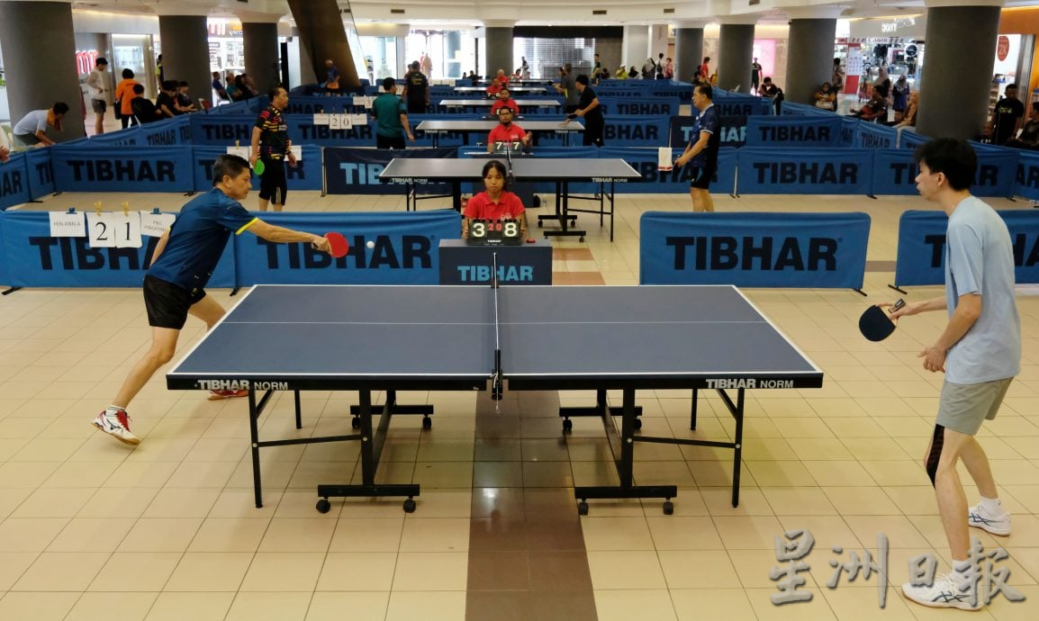 （3/8见报）星角摄/乒乓球热潮 老少咸宜