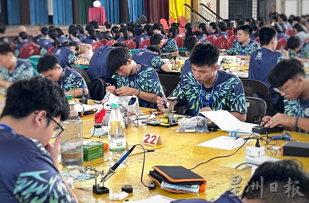 **教育**全国:全国独中科技营暨机器人竞赛〡今日中化开幕 20所独中182学生玩转新科技