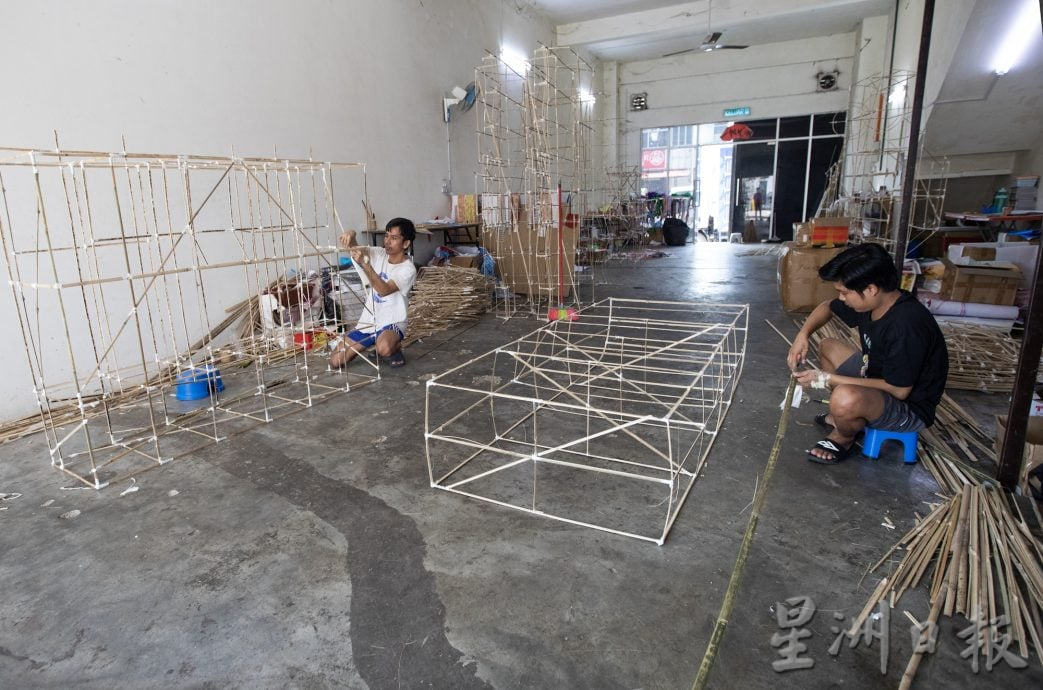 (4/8见报）星角摄/传统纸扎业逐渐走向夕阳