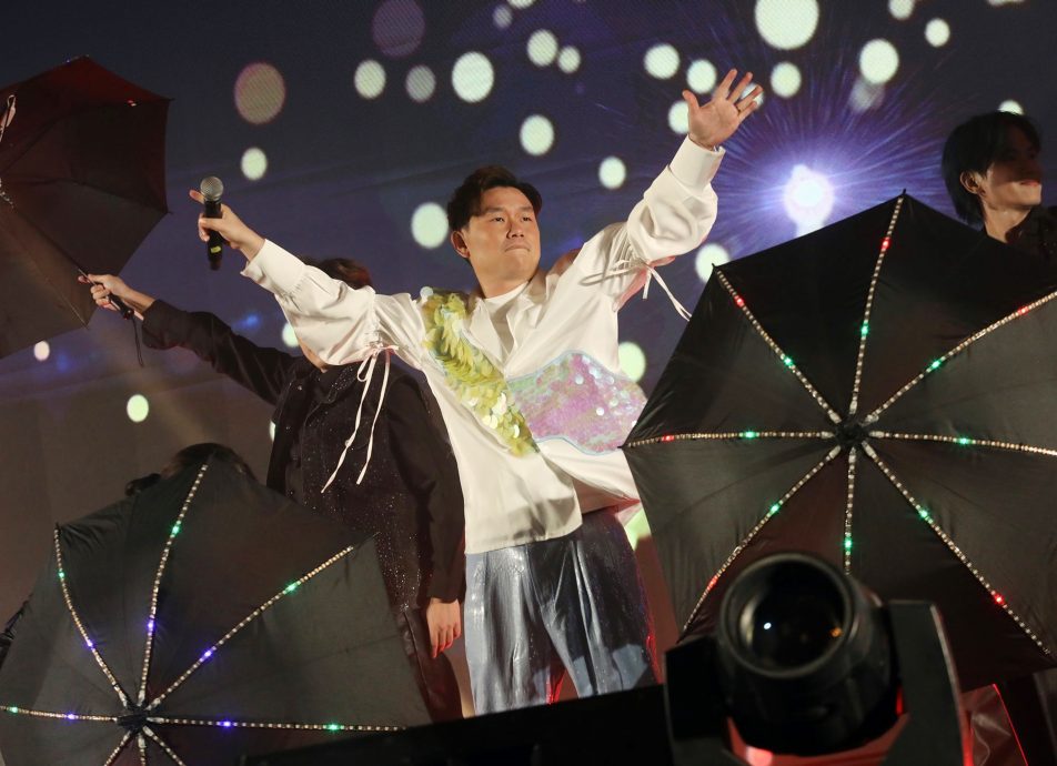 Tiger星洲华教义演|Kopi林国伟临时救场 黄一飞穿新衣猛拍照