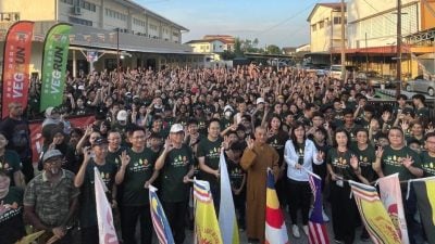 VEGRUN复蔬公益路跑怡站   800人为健康环保齐跑