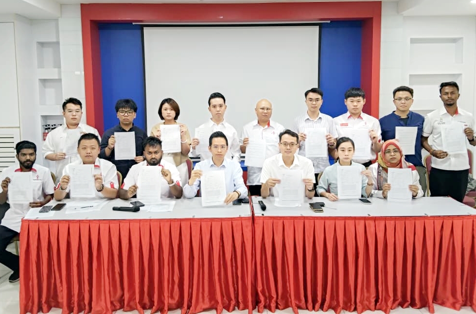 阿克马率队游行 槟社青团报案要警对付