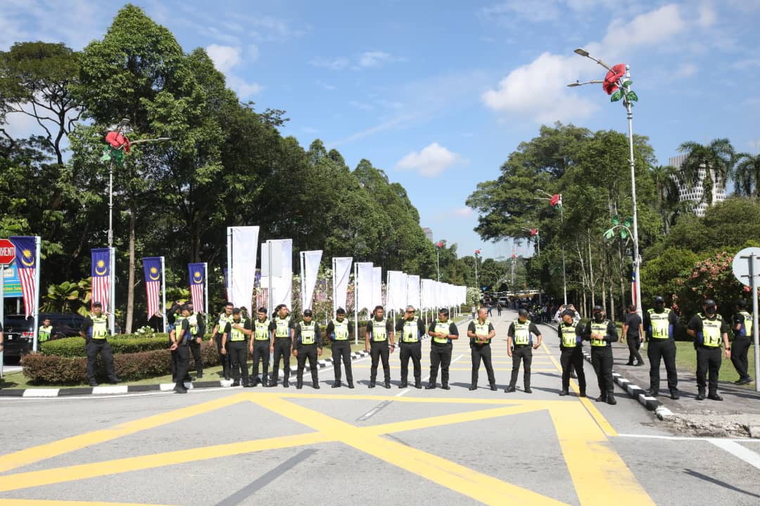 13岁女学生坠楼亡/民怒冲天!NGO促政府为怠慢道歉