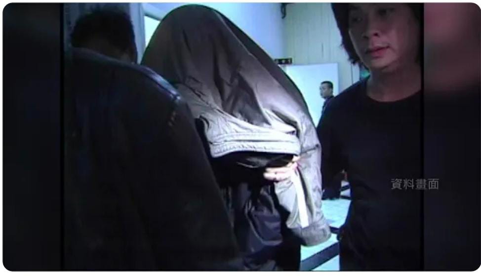 24年前杀妹因“她冲凉太久” 杀人犯出狱后袭警