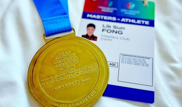 45岁方力申宝刀未老 游泳锦标赛夺双金
