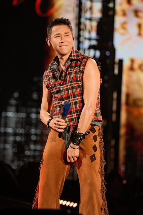 56岁陶喆拒被叫“叔叔” 炫耀有“10后”粉丝