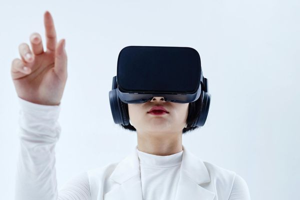 76岁退休老翁为与 Meta 聊天机器人赴约闹出人命 揭示 AI 革命黑暗面