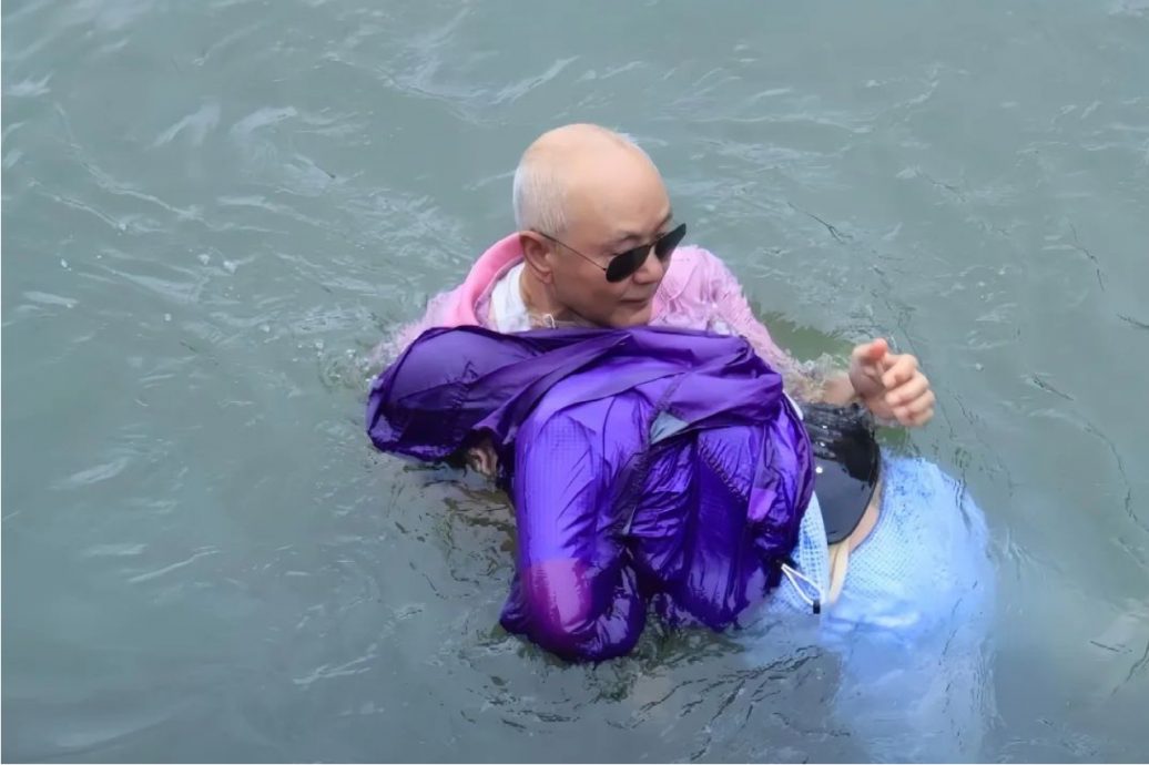 81岁老人跳水救人 诠释退伍不褪色精神