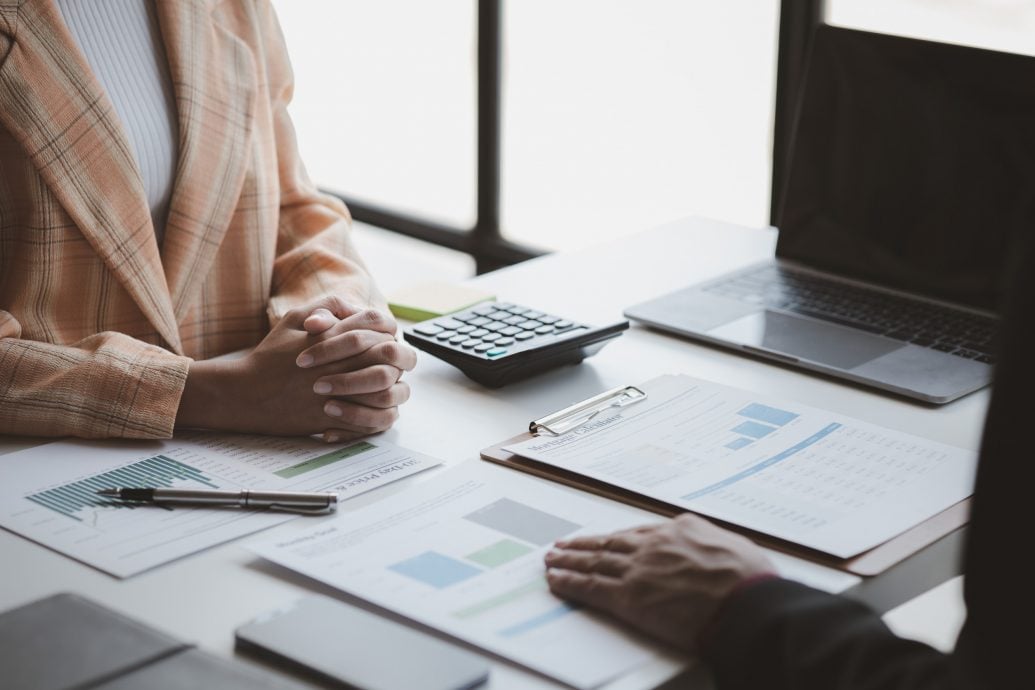 831见报-城人小说——小丑