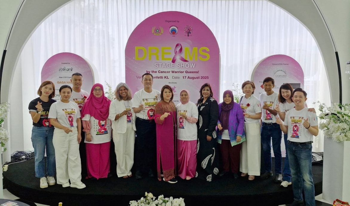 96位“抗癌女王”登台 传递生命最美力量