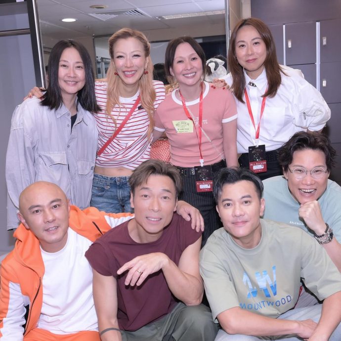 Big Four与老婆“全家幅” 郑秀文晒照网喊有爱画面