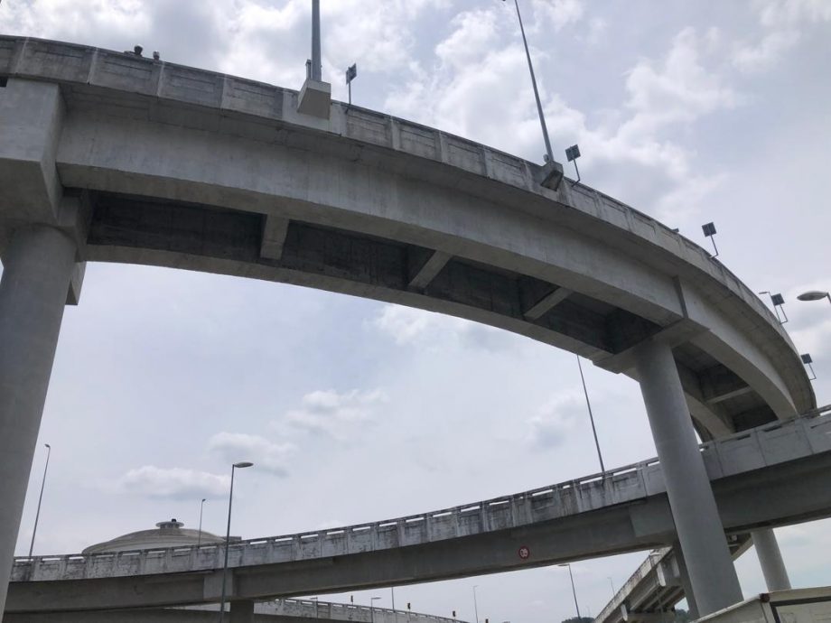 DASH大道“死亡弯”再夺命 骑士坠21公尺桥身亡