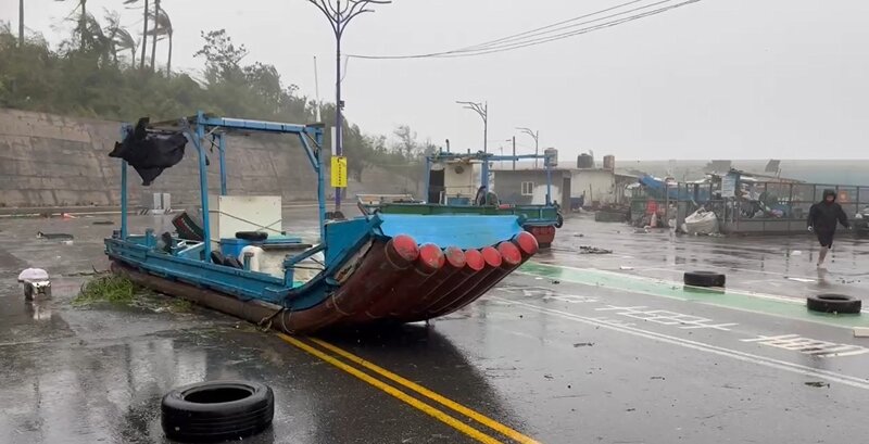 “杨柳”台风袭台酿1失踪143伤  周四凌晨登陆福建减弱