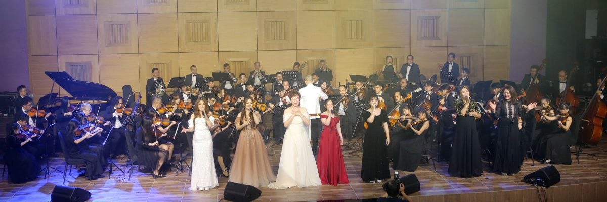 “赠予你我的.交响乐演唱会” 122人共谱音乐盛宴