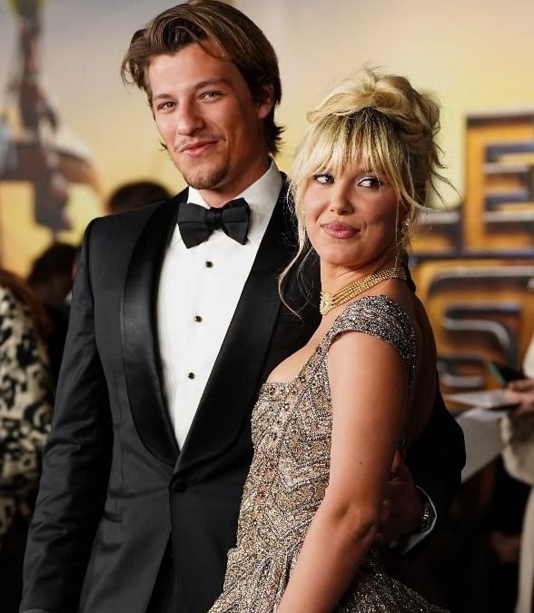 《怪奇物语》米莉芭比布朗宣布当妈 21岁没怀孕选择领养