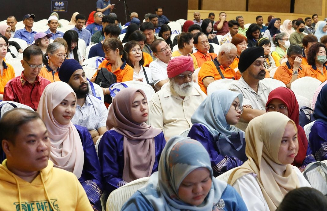 《我们》/和谐不只在线下,社媒时代的数位共融之路