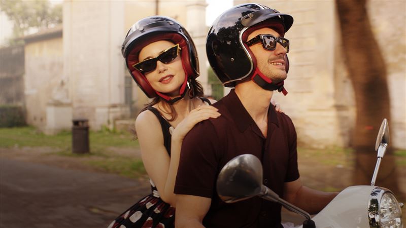 《艾蜜莉在巴黎5》杀青在即传噩耗 副导演片场心脏病发猝逝