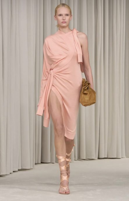 【芭蕾风时尚/02】悄然融入时尚穿搭品 Balletcore美学无所不在