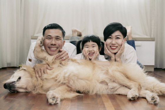 【非一般陪伴者／03】当主人外出，化身临时主人，照顾毛孩起居饮食──全职伴宠师程勇铧、吴雪儿